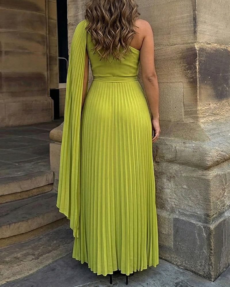 CHICME Women's One-Shoulder Pleated Maxi Dress Asymmetric Draped Cape Sleeve Twist Front Party Dress Elegant High-Waist Evening Dress